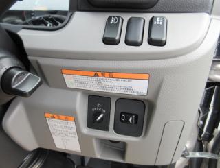 三菱 平ボデー・Wキャブ・シャーシ 小型  2PGーFEB90 9枚目