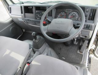 いすゞ 平ボデー・Wキャブ・シャーシ 小型 平成27年4月 TRGーNKR85A 9枚目