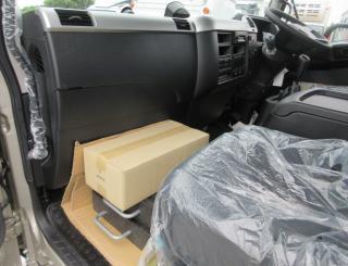 三菱 クレーン付 中型  2KGーFK72F 18枚目