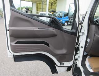 三菱 平ボデー・Wキャブ・シャーシ 小型  2RGーFBA20 17枚目