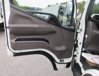 三菱 平ボデー・Wキャブ・シャーシ 小型  2RGーFBAV0 19枚目