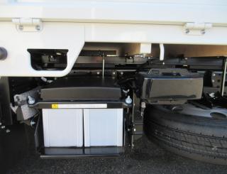 三菱 平ボデー・Wキャブ・シャーシ 小型  2RGーFBAV0 35枚目