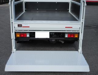 三菱 平ボデー・Wキャブ・シャーシ 小型  2RGーFBA20 32枚目