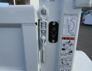 三菱 平ボデー・Wキャブ・シャーシ 小型  2RGーFBA20 34枚目