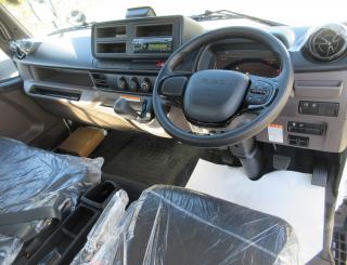 三菱 平ボデー・Wキャブ・シャーシ 小型  2PGーFEB90 9枚目