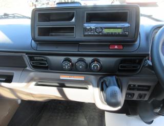 三菱 平ボデー・Wキャブ・シャーシ 小型  2PGーFEB90 13枚目