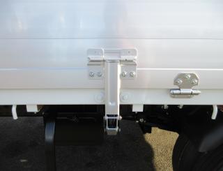 三菱 平ボデー・Wキャブ・シャーシ 小型  2PGーFEB90 40枚目