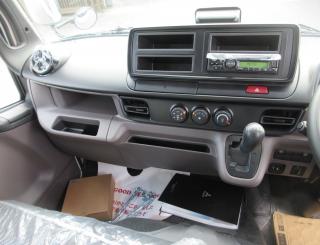 三菱 平ボデー・Wキャブ・シャーシ 小型  2RGーFBA20 12枚目