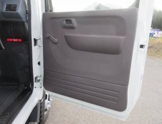 三菱 平ボデー・Wキャブ・シャーシ 小型  2RGーFBA20 26枚目