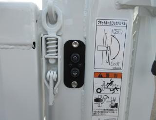 三菱 平ボデー・Wキャブ・シャーシ 小型  2RGーFBA20 35枚目