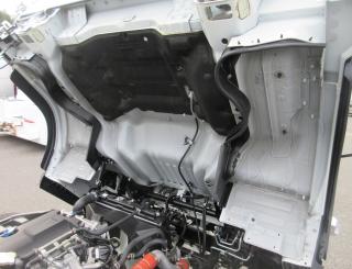 三菱 平ボデー・Wキャブ・シャーシ 小型  2PGーFEB90 47枚目