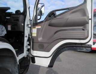 三菱 平ボデー・Wキャブ・シャーシ 小型  2PGーFEB90 8枚目