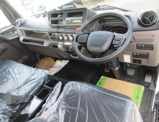 三菱 平ボデー・Wキャブ・シャーシ 小型  2PGーFEB90 9枚目