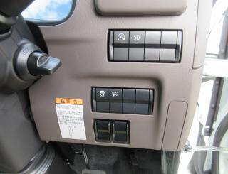 三菱 平ボデー・Wキャブ・シャーシ 小型  2PGーFEB90 10枚目