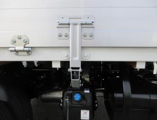 三菱 平ボデー・Wキャブ・シャーシ 小型  2PGーFEB90 33枚目