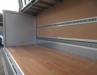 三菱 ウィング 小型  2PGーFEB80 27枚目