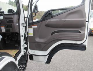 三菱 平ボデー・Wキャブ・シャーシ 小型  2PGーFEB90 8枚目