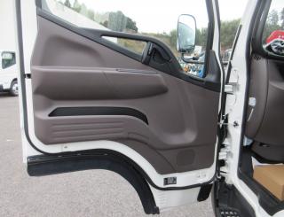 三菱 平ボデー・Wキャブ・シャーシ 小型  2PGーFEB90 22枚目