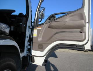 三菱 バン 小型  2RGーFEAV0 8枚目