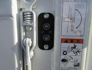 三菱 平ボデー・Wキャブ・シャーシ 小型  2RGーFBAV0 27枚目