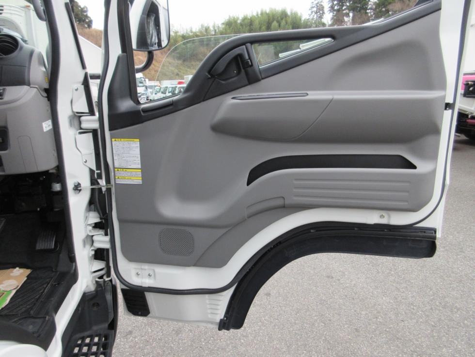 三菱 ウィング 小型 令和5年12月 2RGーFEB50 8枚目