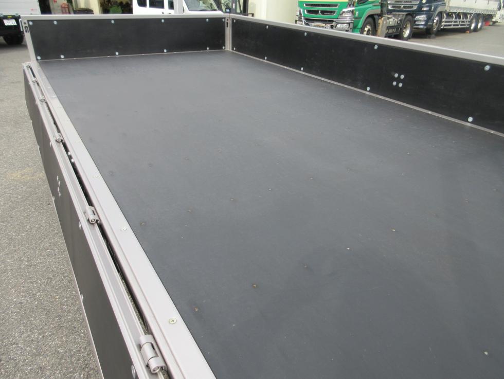 三菱 平ボデー・Wキャブ・シャーシ 小型  2PGーFEB90 27枚目