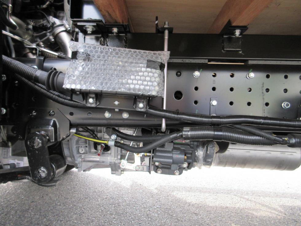 三菱 平ボデー・Wキャブ・シャーシ 小型  2PGーFEB90 34枚目