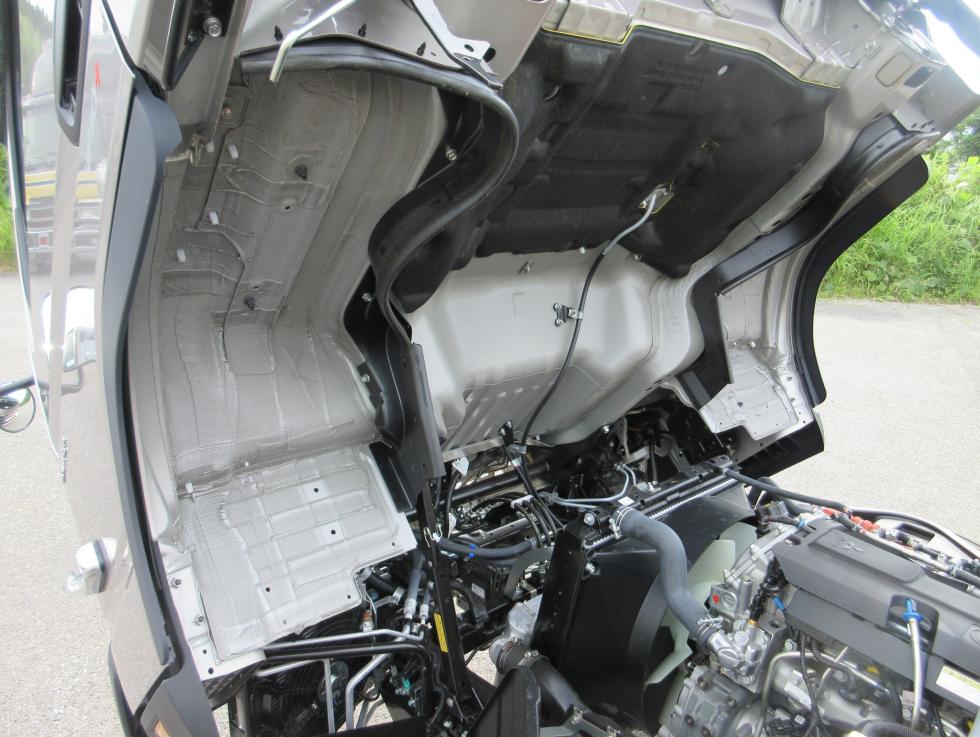 三菱 平ボデー・Wキャブ・シャーシ 小型  2PGーFEB90 45枚目