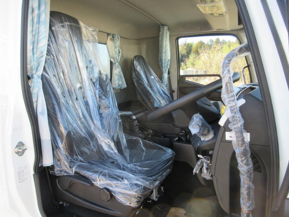 三菱 ウィング 中型 令和6年11月 ◆商談中◆　2KGーFK65F 7枚目