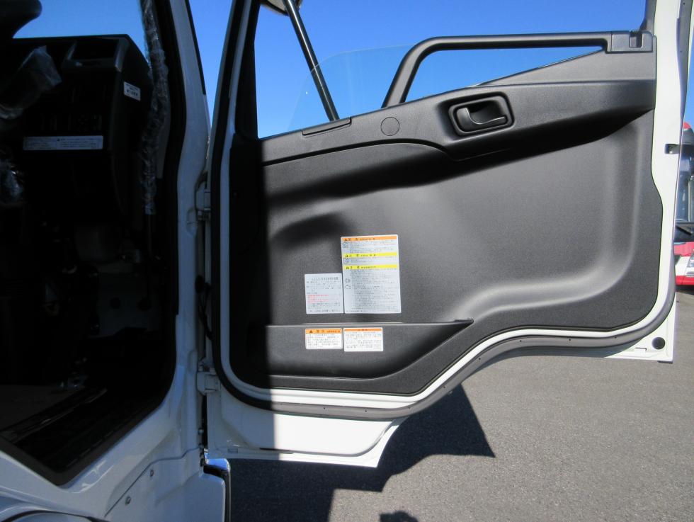 三菱 ウィング 中型 令和6年11月 ◆商談中◆　2KGーFK65F 8枚目