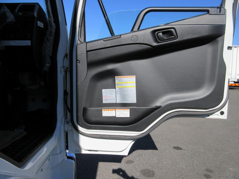 三菱 ウィング 中型 令和6年10月 ◆商談中◆　2KGーFK65F 8枚目