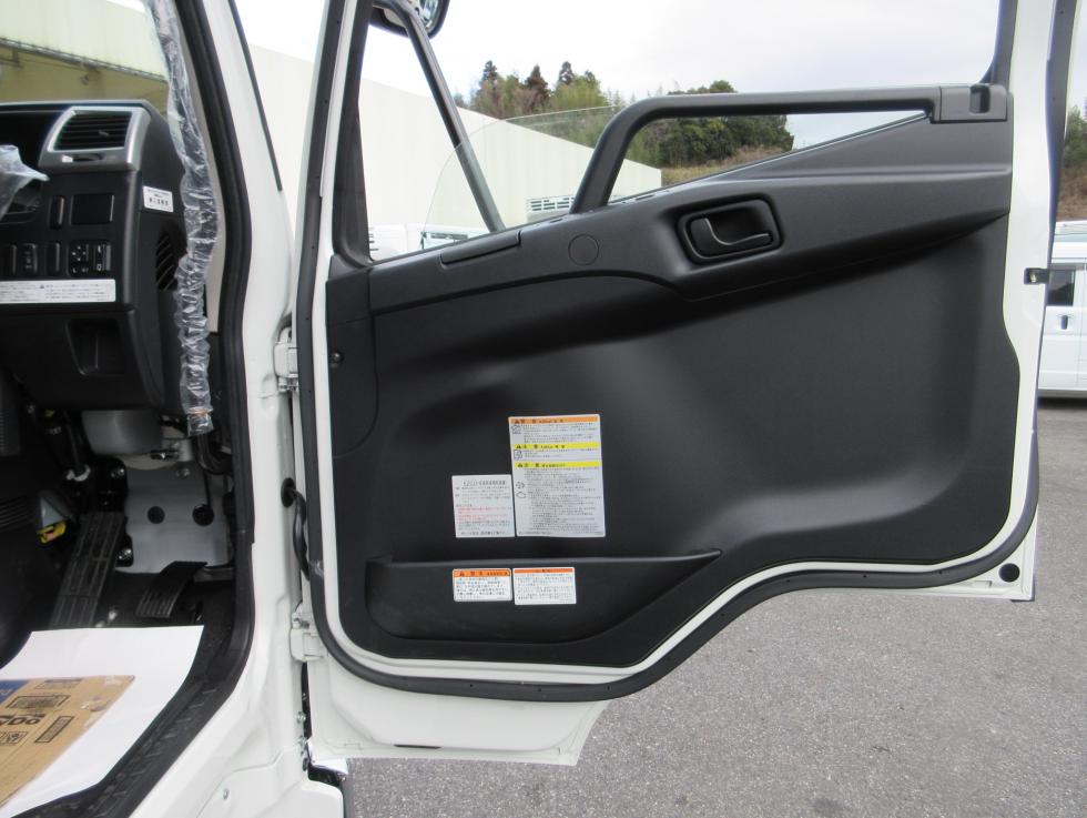 三菱 ウィング 中型 令和7年1月 ◆商談中◆　2KGーFK65F 8枚目