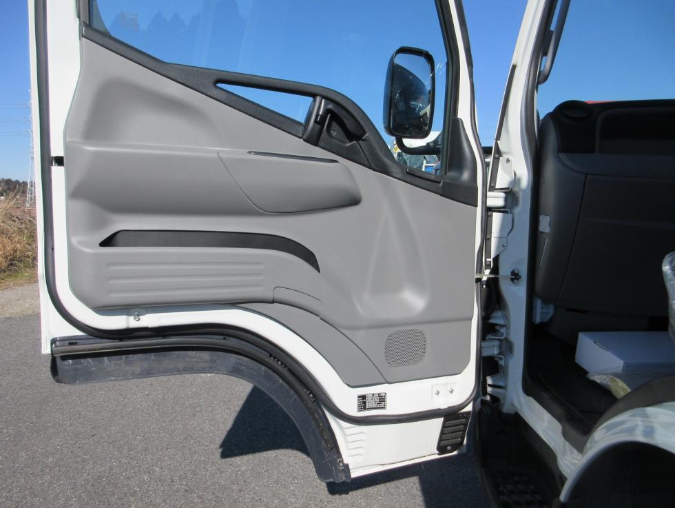 三菱 平ボデー・Wキャブ・シャーシ 小型  2RGーFEB80 22枚目