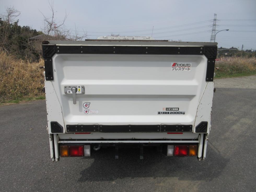 いすゞ 平ボデー・Wキャブ・シャーシ 小型 平成27年4月 TRGーNKR85A 5枚目