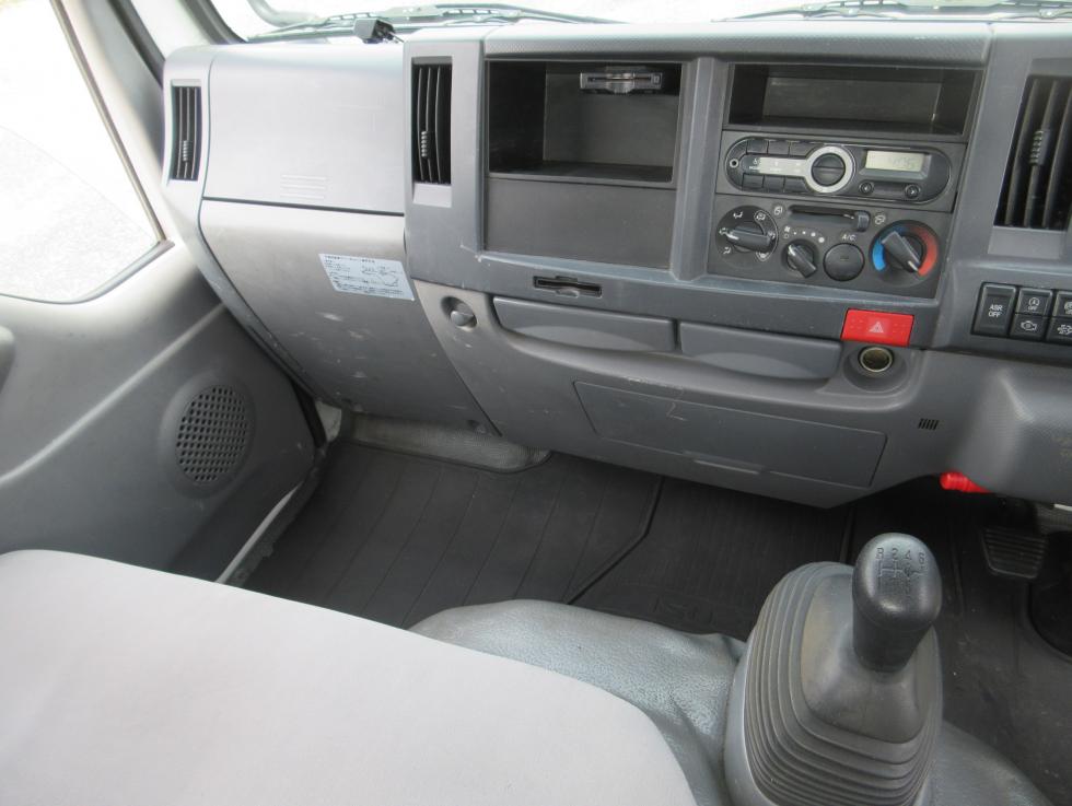 いすゞ 平ボデー・Wキャブ・シャーシ 小型 平成27年4月 TRGーNKR85A 12枚目