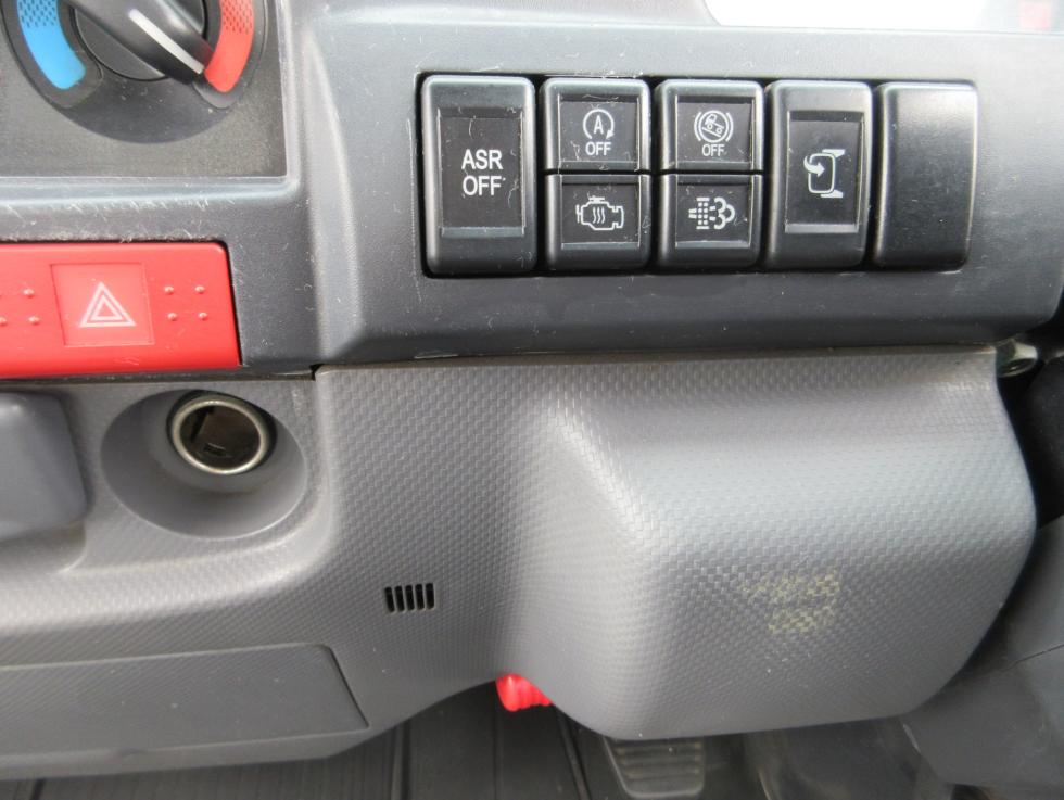 いすゞ 平ボデー・Wキャブ・シャーシ 小型 平成27年4月 TRGーNKR85A 14枚目