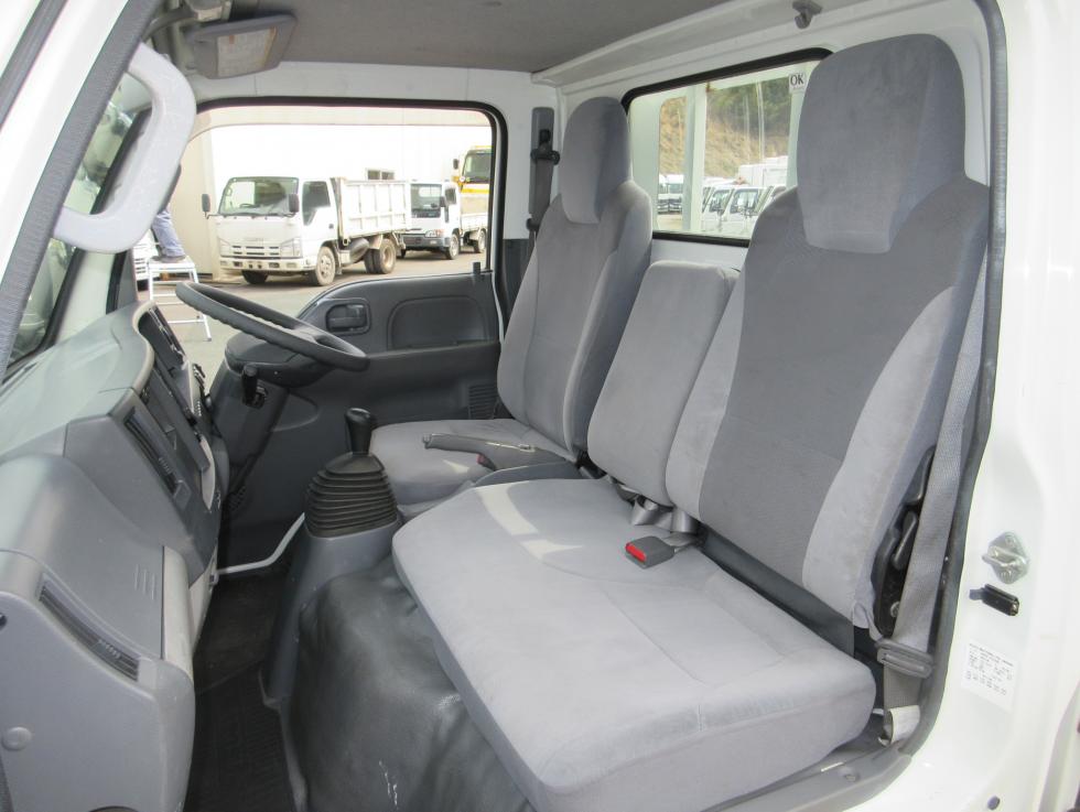 いすゞ 平ボデー・Wキャブ・シャーシ 小型 平成27年4月 TRGーNKR85A 18枚目