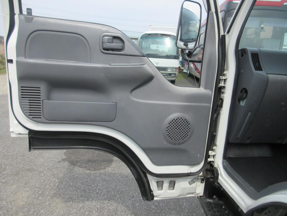 いすゞ 平ボデー・Wキャブ・シャーシ 小型 平成27年4月 TRGーNKR85A 20枚目