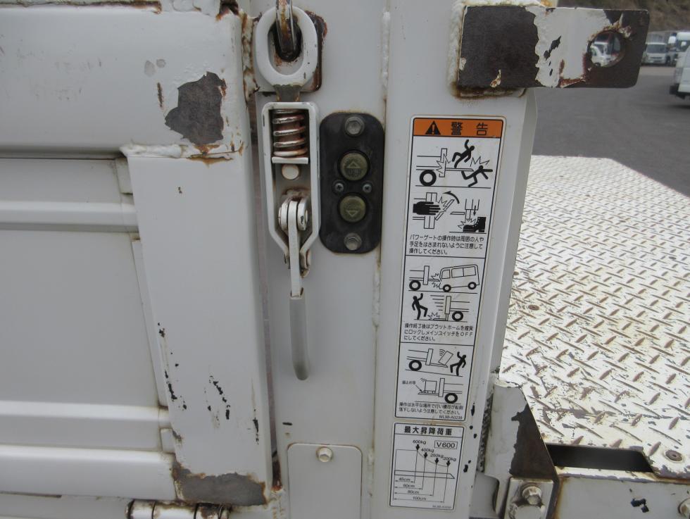 いすゞ 平ボデー・Wキャブ・シャーシ 小型 平成27年4月 TRGーNKR85A 29枚目