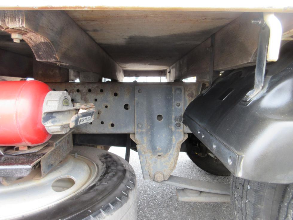 いすゞ 平ボデー・Wキャブ・シャーシ 小型 平成27年4月 TRGーNKR85A 38枚目