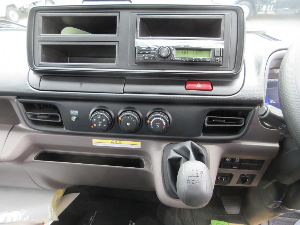 三菱 クレーン付 小型 令和7年4月 ◆商談中◆　2PGーFEB90 13枚目