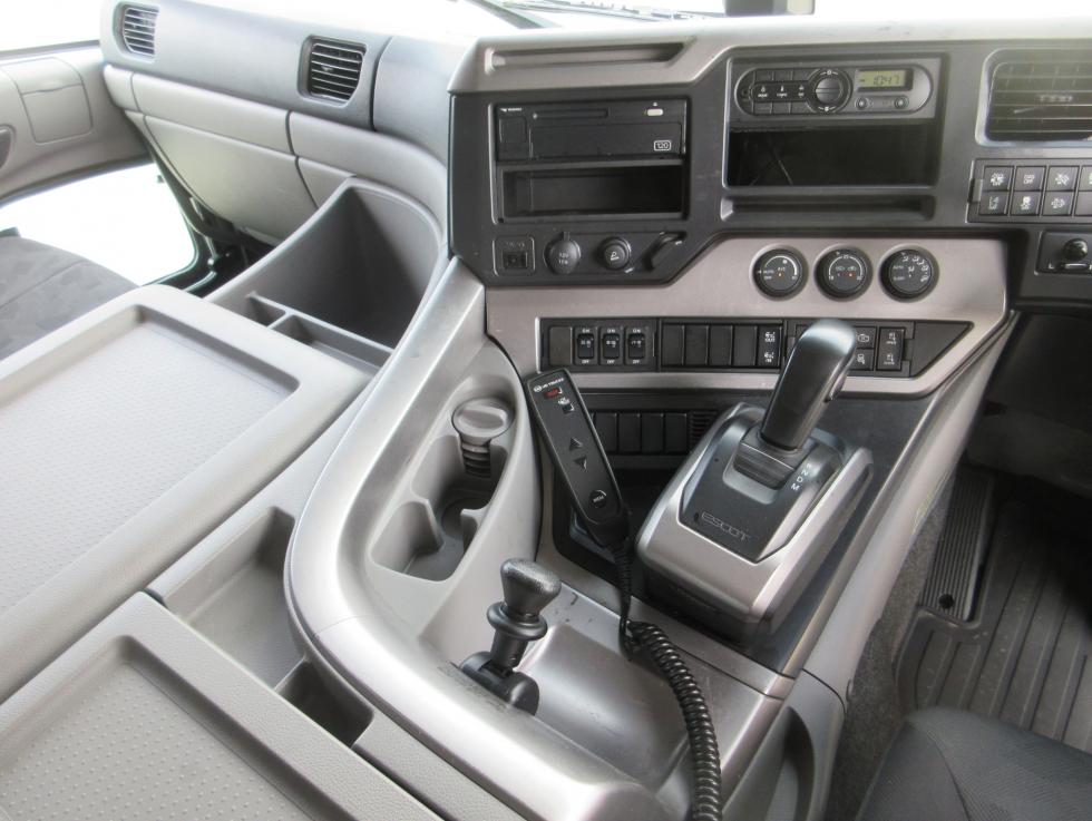 UD 平ボデー・Wキャブ・シャーシ 大型 平成30年10月 ◆商談中◆　2PGーCG5CA 12枚目