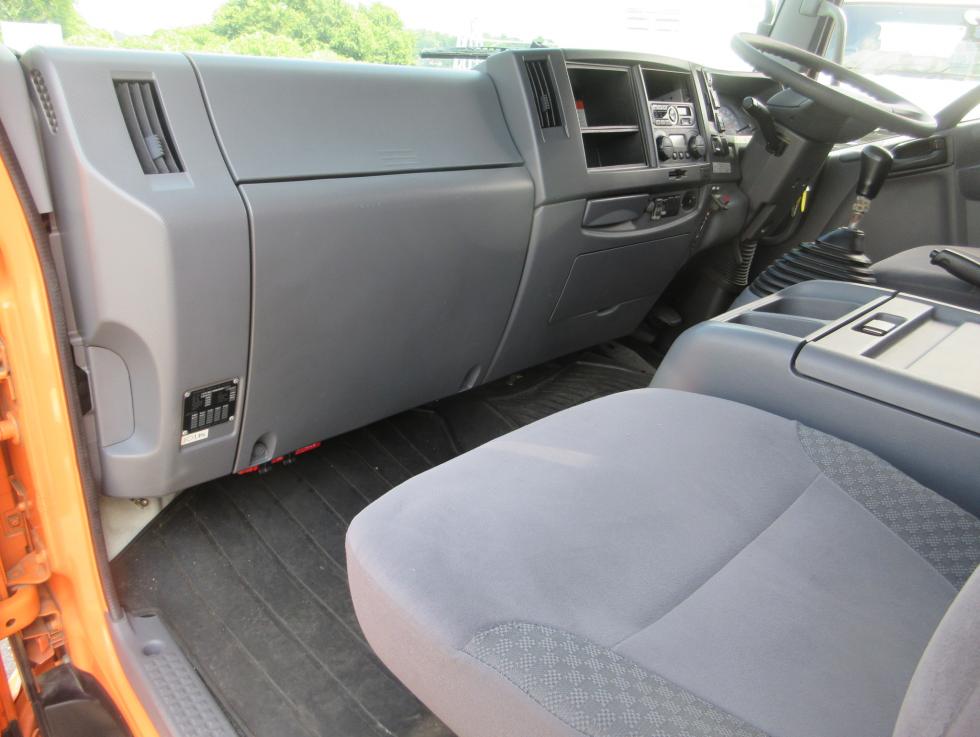 いすゞ バン 中型 平成27年9月 TKGーFRR90S2 17枚目