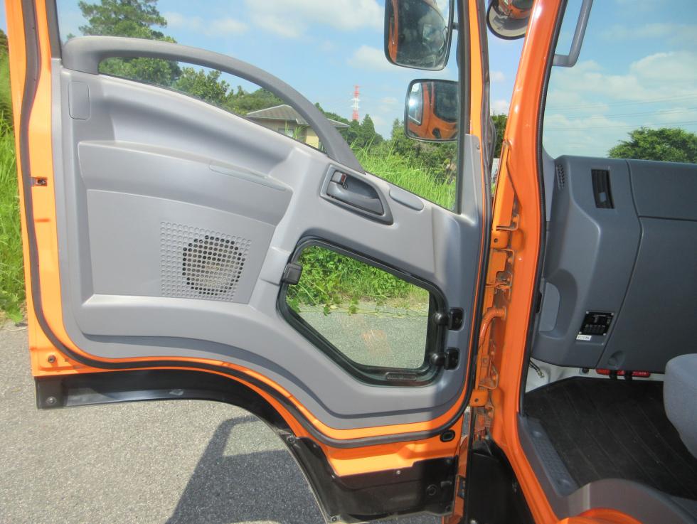 いすゞ バン 中型 平成27年9月 TKGーFRR90S2 18枚目