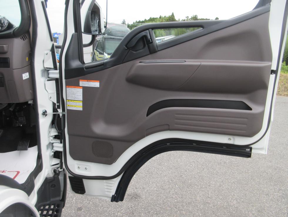 三菱 平ボデー・Wキャブ・シャーシ 小型  2RGーFBAV0 8枚目