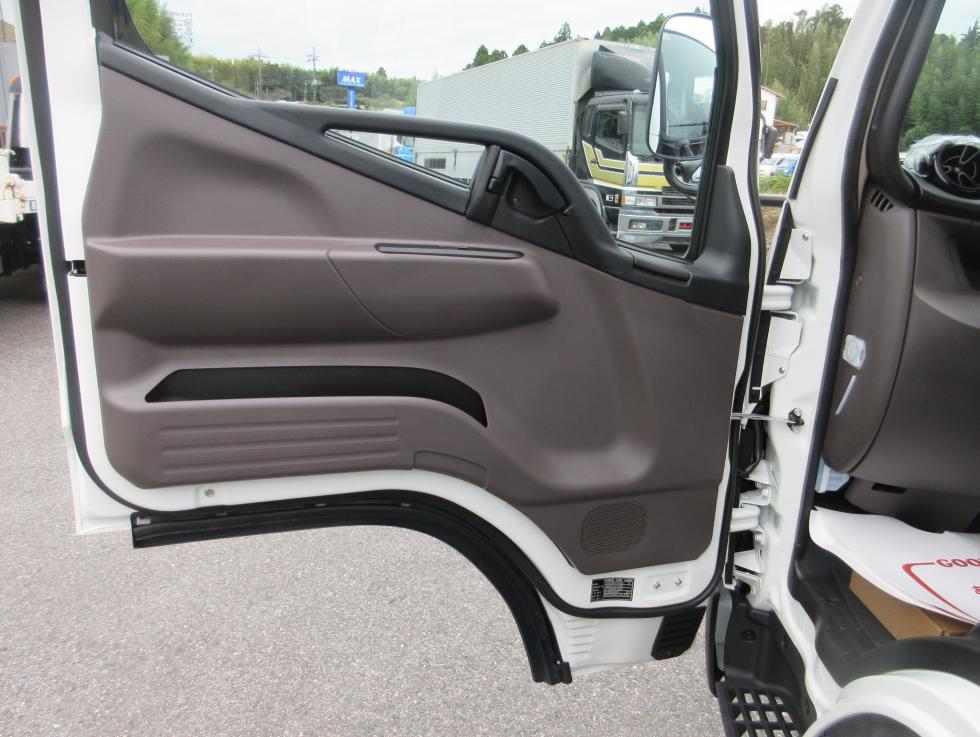 三菱 平ボデー・Wキャブ・シャーシ 小型  2RGーFBAV0 19枚目