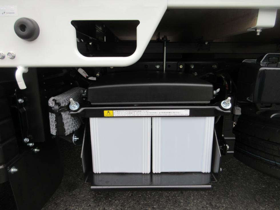 三菱 平ボデー・Wキャブ・シャーシ 小型  2RGーFBAV0 33枚目