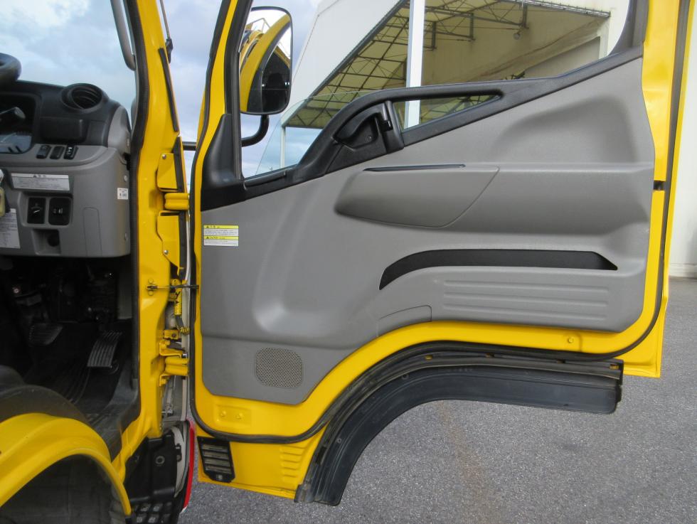 三菱 平ボデー・Wキャブ・シャーシ 小型 平成30年3月 TPGーFBA20 8枚目