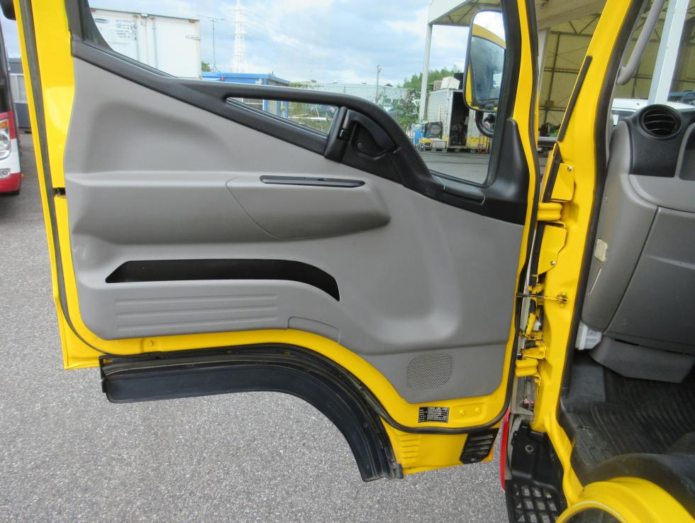 三菱 平ボデー・Wキャブ・シャーシ 小型 平成30年3月 TPGーFBA20 18枚目