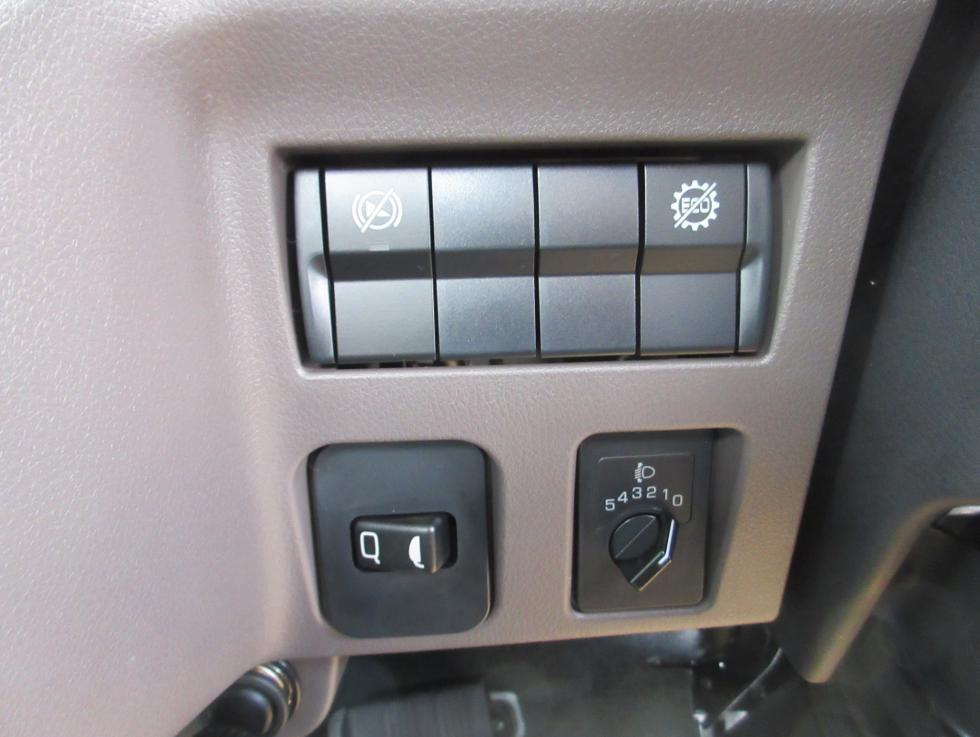 三菱 平ボデー・Wキャブ・シャーシ 小型  2RGーFBAV0 14枚目